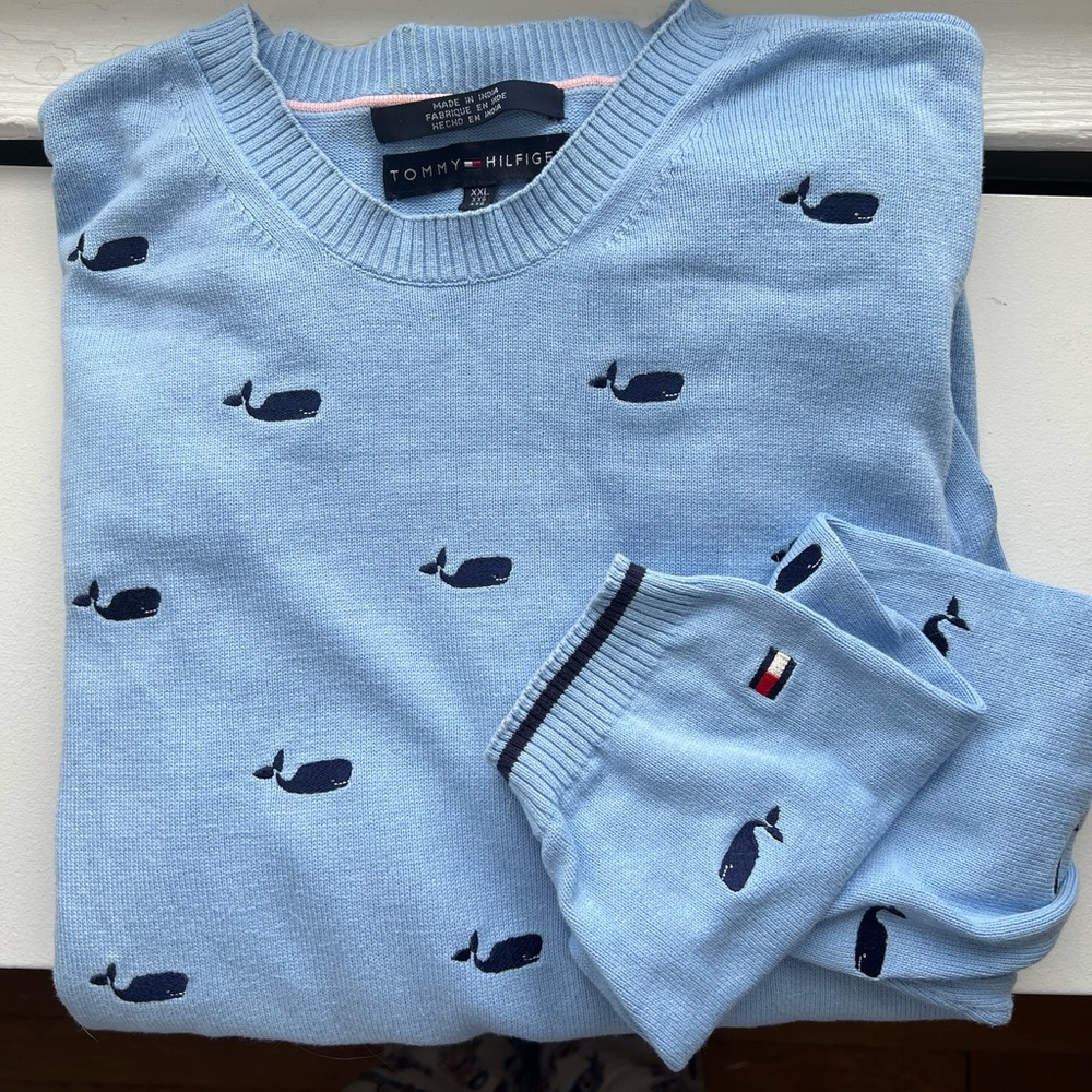 TOMMY - WHALE SWEATER